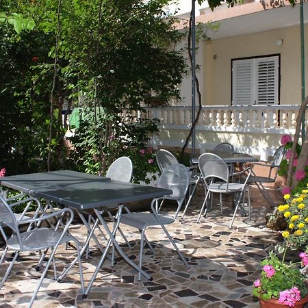 Apartments And Rooms By The Sea Palit, Rab - 5010 Buitenkant foto