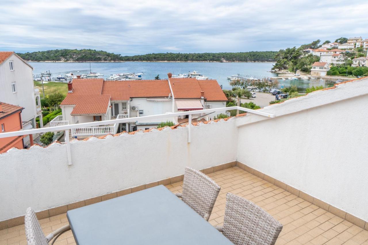 Apartments And Rooms By The Sea Palit, Rab - 5010 Buitenkant foto