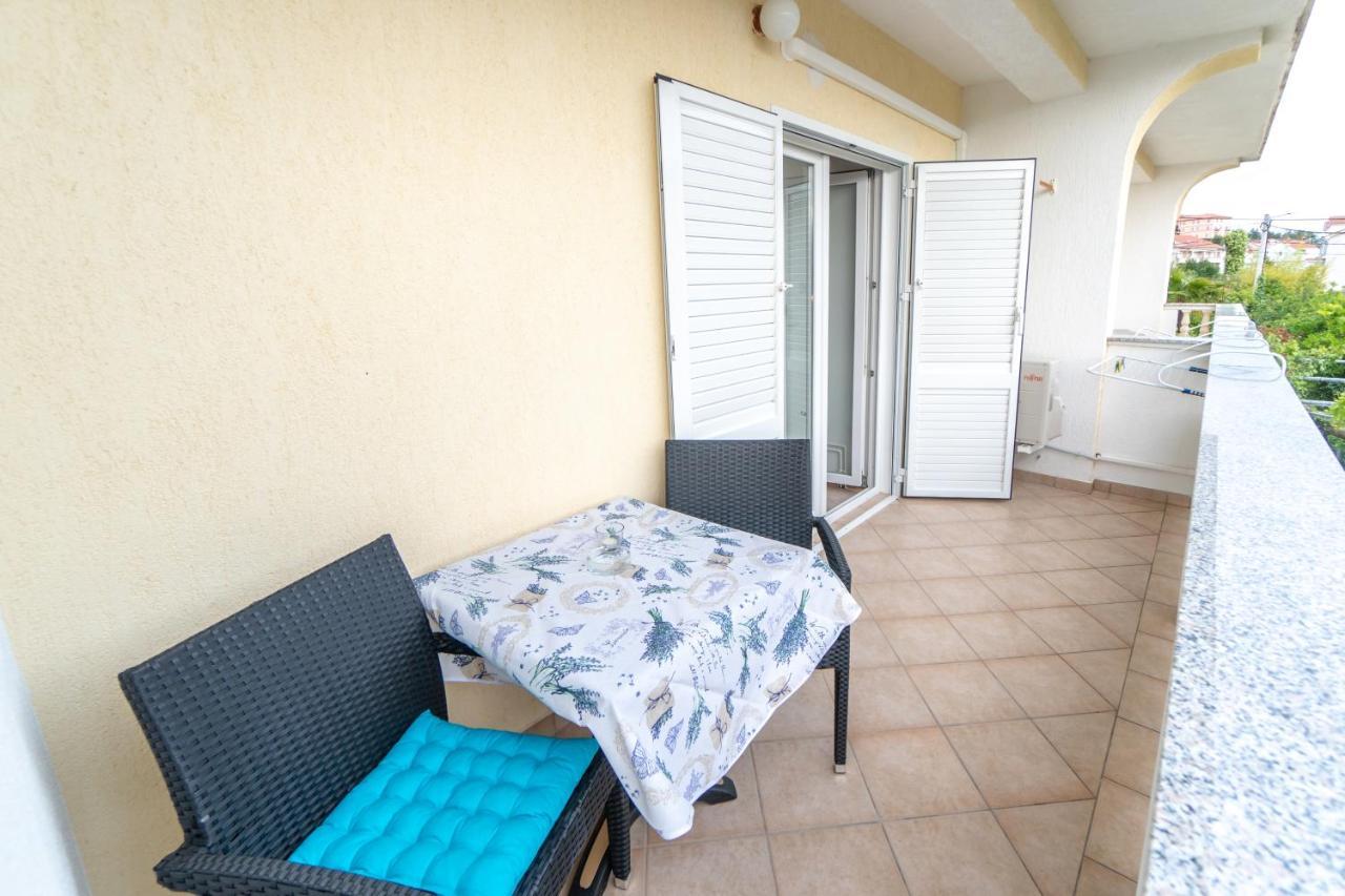 Apartments And Rooms By The Sea Palit, Rab - 5010 Buitenkant foto