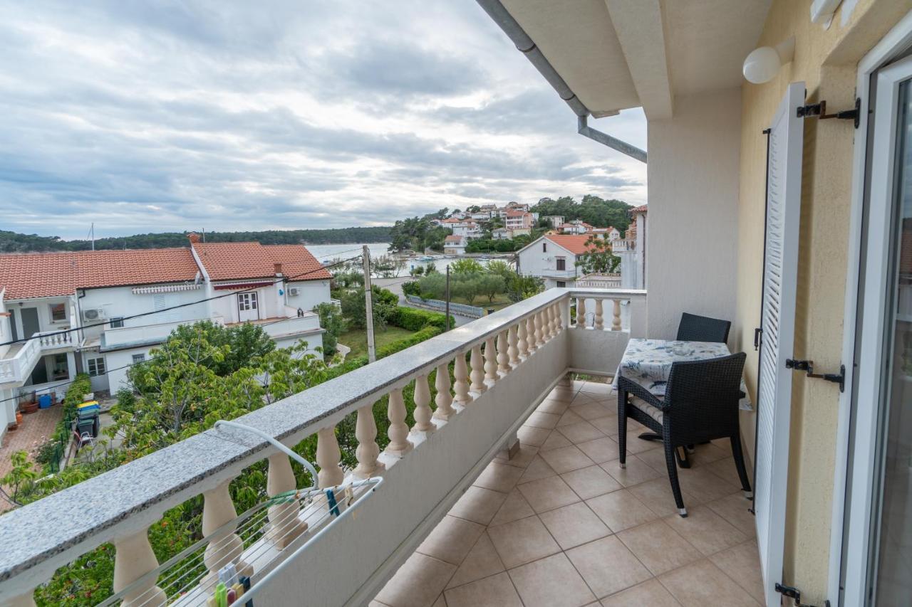 Apartments And Rooms By The Sea Palit, Rab - 5010 Buitenkant foto