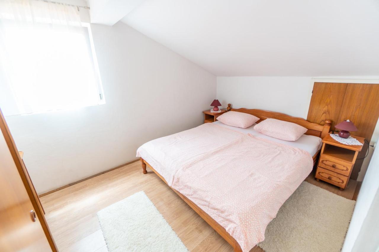 Apartments And Rooms By The Sea Palit, Rab - 5010 Buitenkant foto