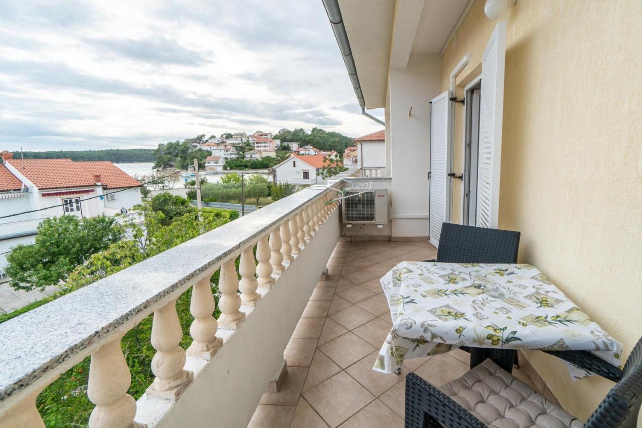 Apartments And Rooms By The Sea Palit, Rab - 5010 Buitenkant foto