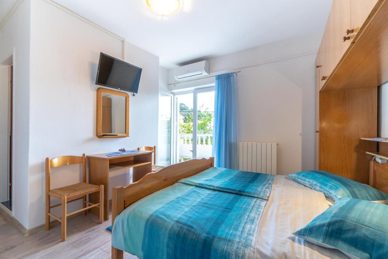 Apartments And Rooms By The Sea Palit, Rab - 5010 Buitenkant foto