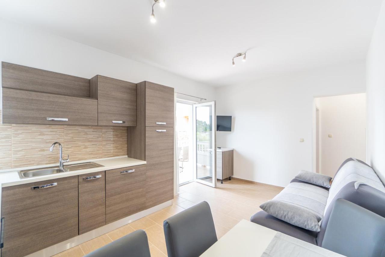 Apartments And Rooms By The Sea Palit, Rab - 5010 Buitenkant foto