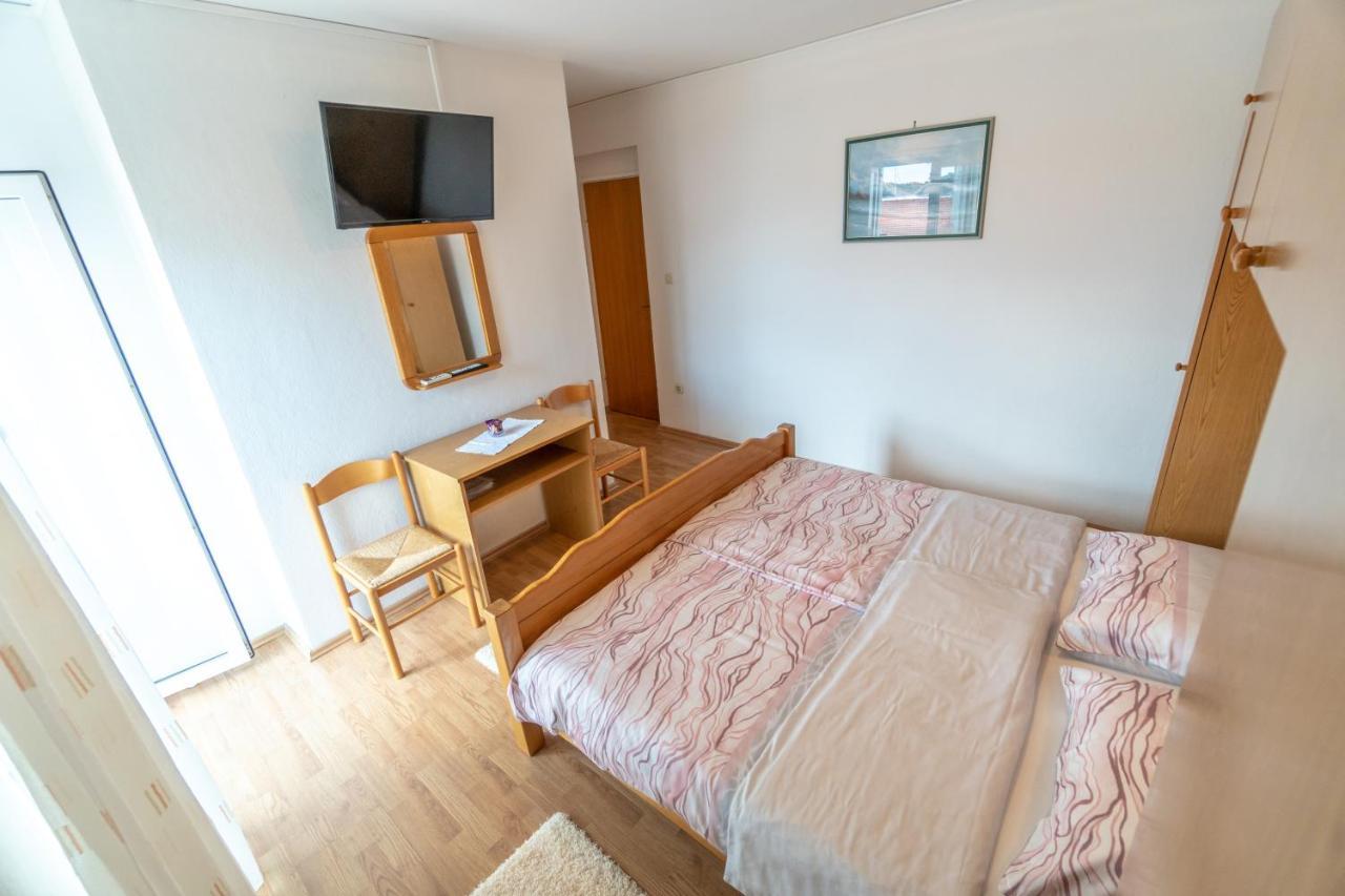 Apartments And Rooms By The Sea Palit, Rab - 5010 Kamer foto