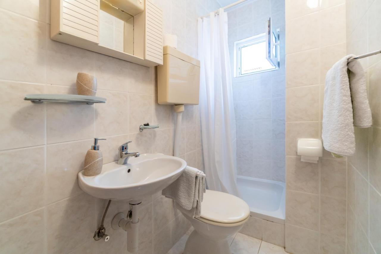 Apartments And Rooms By The Sea Palit, Rab - 5010 Buitenkant foto