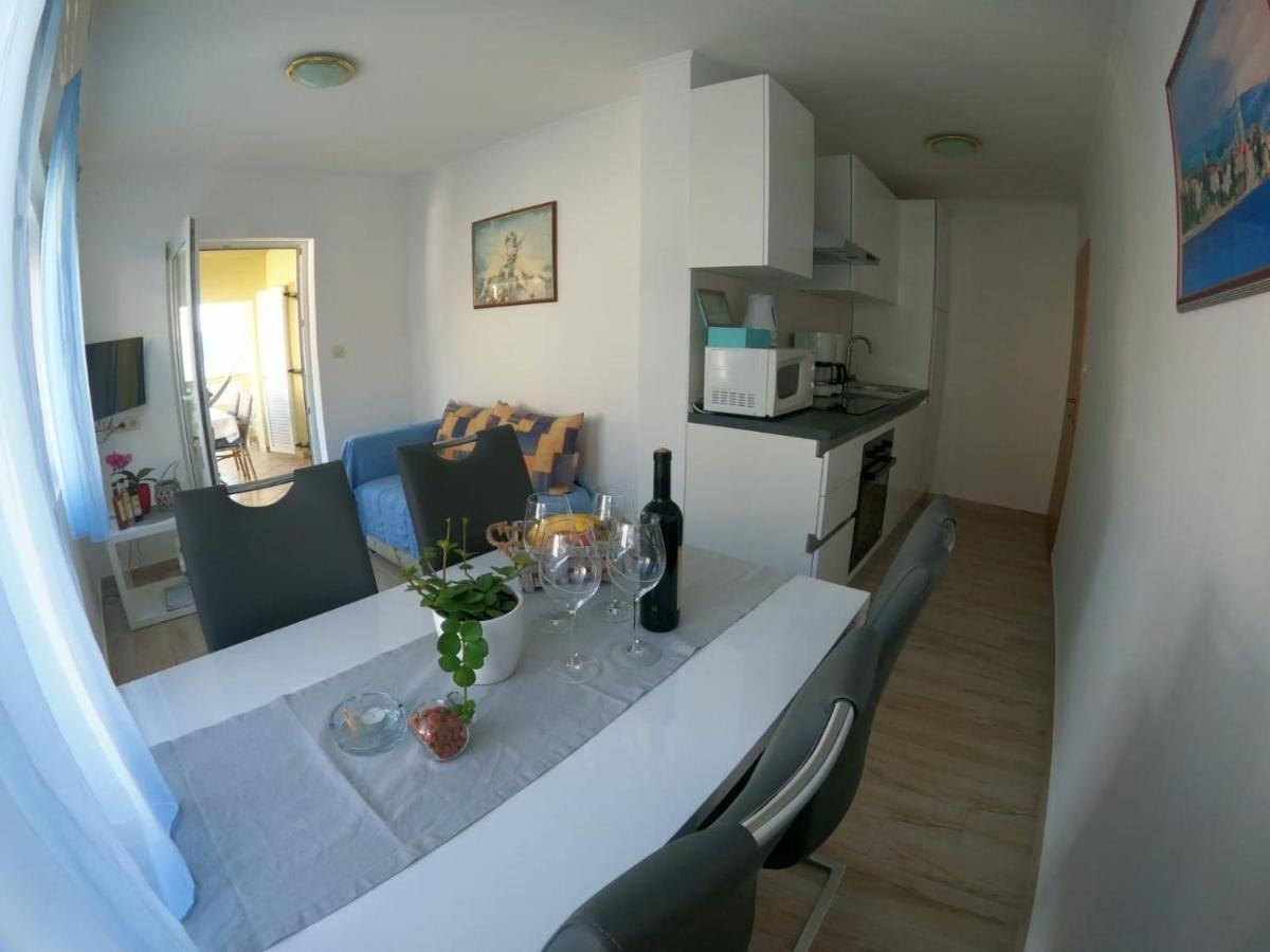 Apartments And Rooms By The Sea Palit, Rab - 5010 Buitenkant foto