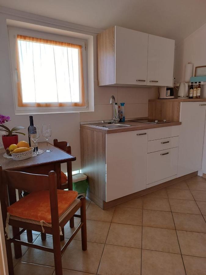 Apartments And Rooms By The Sea Palit, Rab - 5010 Buitenkant foto