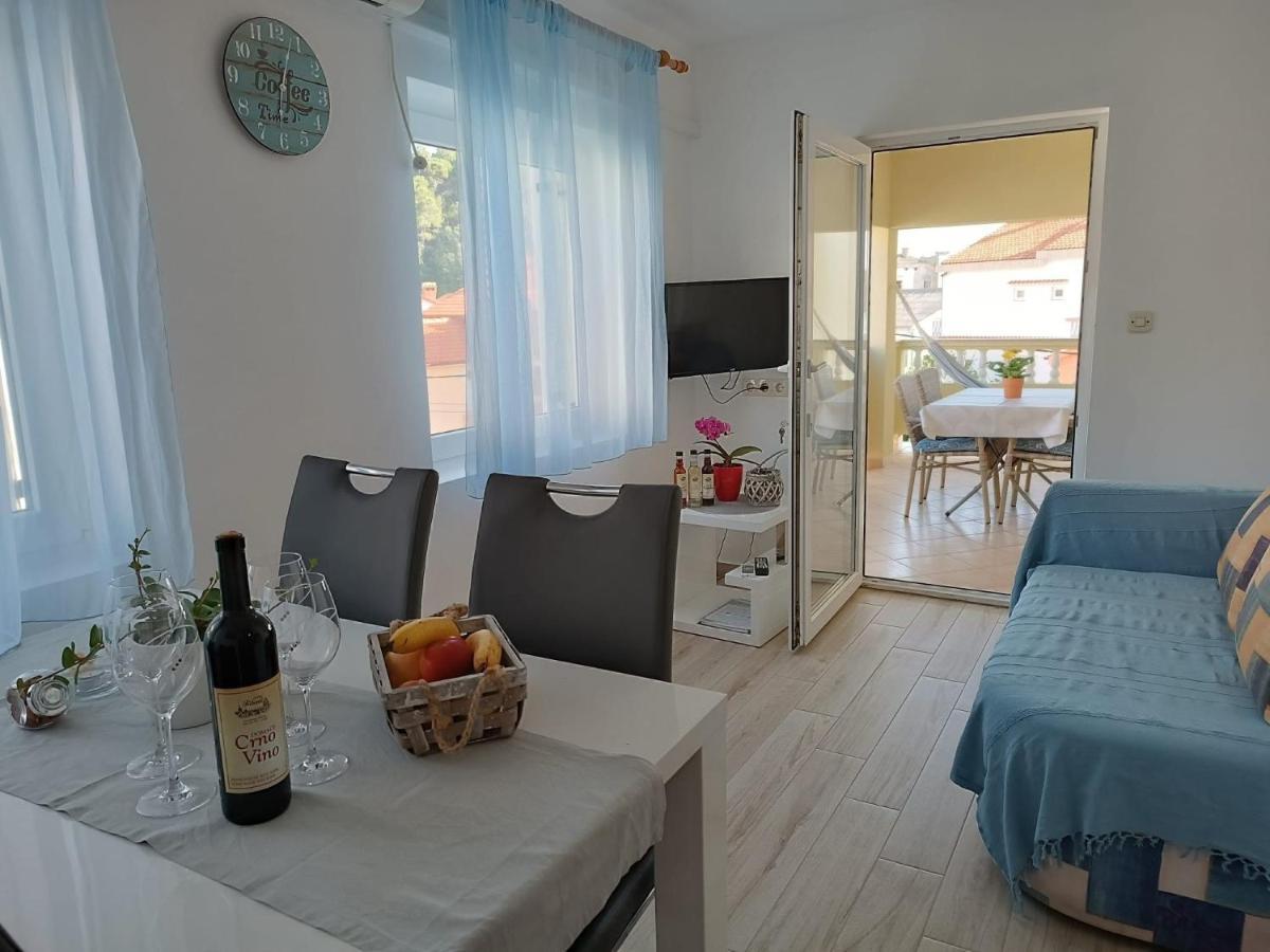 Apartments And Rooms By The Sea Palit, Rab - 5010 Buitenkant foto